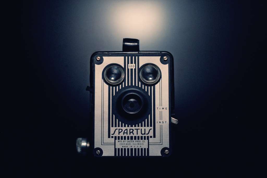 light-technology-camera-photography-vintage-lighting-31622-pxhere.com_.jpg